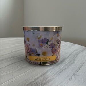 NEW Bath & Body Works Vanilla Clouds Scented Candle